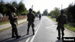 Поліція повідомила, що уламки в полі побачив місцевий житель. Фото архівне 
