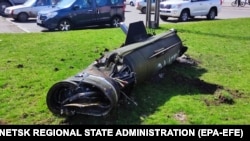 Орусиялык ракетанын калдыктары. 8-апрель, 2022-жыл.