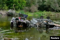 Vehicule blindate ale armatei ruse au fost capturate de armata ucraineană în regiunea Harkov, 11 septembrie 2022