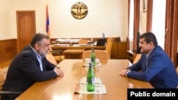 Արցախի նախագահ Արայիկ Հարությունյանն ընդունում է հանրային գործիչ Ռուբեն Վարդանյանին, Ստեփանակերտ, 8-ը սեպտեմբերի, 2022թ.