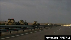 Колона російської військової техніки на трасі «Таврида» в Криму, архів