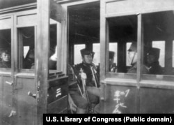 Японски войници в Токио в началото на 1900-те години