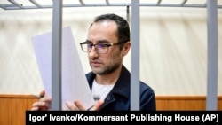 Орусияда туулган АКШнын жараны Южин Спектор сот залында. 