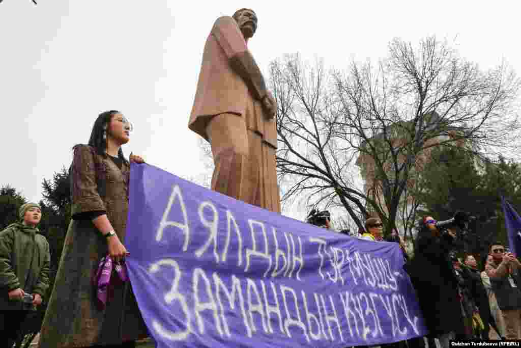 Милициянын маалыматына ылайык, үй-бүлөлүк зомбулук фактысында 95% жабырлануучулар аялдар болгон.