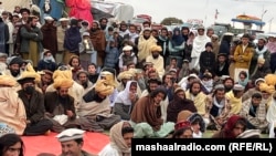 په انګور اډه کې د نومبر له ۱۲مې راهیسې پرلت روان دی - د فبرورۍ درېیمې انځور.