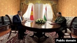 Камчыбек Ташиев жана Саймумин Ятимов. (солдон оңго карай) 1-декабрь, 2023-жыл. 