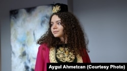 Айгөл Әхмәтҗан