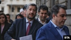 Лидерите на ПП-ДБ влизат в събота в сградата на апрламента.