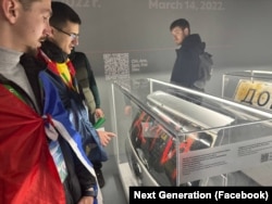 Aflați la Soci, tinerii de la „Renaștere” au vizitat un muzeu rusesc anti-NATO.