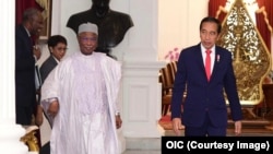 د انډونيزيا ولسمشر د اسلامي همکاريوو د سازمان له مشر سره - د اګست اوومې انځور