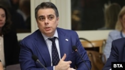 Министърът на финансите Асен Василев