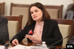 По време на посещението си в България Циханоуска говори пред парламентарната комисия по въпросите на Европейския съюз, Шенгенското пространство и Еврозоната, 5 март 2024 г.