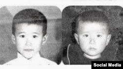 Бакыт Капаровдун дайынсыз жоголгон эки уулу Иманбек жана Исманбек.