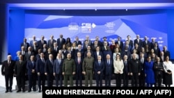 Украинадагы согушту токтотуу боюнча "тынчтык формуласын" талкуулоого чогулгандар. 14-январь, 2024-жыл. 