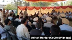 د غونډې یوه څنډه