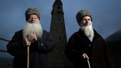 XVIII-чу бIешерашкахь йина хилла, йухаметтахIоттийначу дайн бIовна хьалха Веданан кIоштара а, Сиржа-Эвлара а къаной. Беляков Дмитрийн сурт.