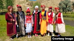 Алматыдагы Каракалпак диаспорасынын жыйыны учурунда. Сүрөт 2022-жылдын июнь айында тартылган.