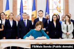 Președinta Maia Sandu a semnat decretul privind inițierea negocierilor de aderare a Republicii Moldova la Uniunea Europeană.