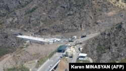 Азербайджанский КПП в Лачинском коридоре