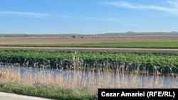 Obiectul străin - posibil o dronă - care a căzut joi, 28 martie, în județul Brăila, a zburat cel puțin 20 de km în spațiul aerian al României. Autoritățile nu au declarat stare de urgență.