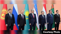 Орусиянын президенти Владимир Путин жана Борбор Азиядагы мамлекеттердин башчылары. 