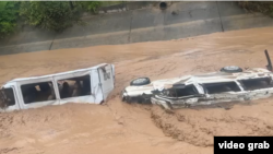 Ош. Сууга агып бараткан автоунаалар. 14-июль, 2024-жыл