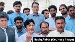 د اګست پر څلورمه د باجوړ ځوانانو په خار باجوړ کې تر غونډې وروسته د ولسي پاڅون په نامه د احتجاج اعلان وکړ.