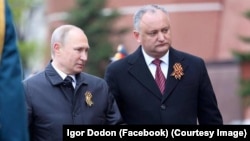 ფოტო არქივიდან. მარცხნიდან: ვლადიმირ პუტინი და იგორ დოდონი 