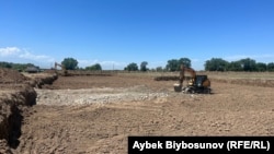 “Апрелчилерге” тигүү фабрикасы салынып жатканы айтылган жер.