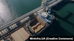 Олександр Кубраков нагадав, що з 10 квітня Росія припинила реєстрацію нового вхідного флоту до участі в «зерновій ініціативі» та відмовилась працювати за планами українських портів