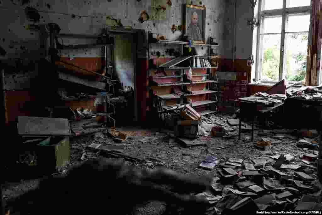 Спикер Сил обороны таврического направления Валерий Шершень говорит, что во время операции удалось взять в плен шесть человек &ndash; среди них есть представители так называемого "Министерства внутренних дел ДНР" и двое кадровых военнослужащих армии РФ.