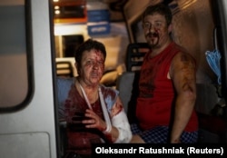 Раненые мирные жители после атаки на Покровск, 21 июня 2023 года