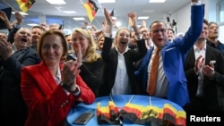 Съпредседателите на "Алтернатива за Германия" Алис Вайдел и Тино Хрупала реагират на резултатите след изборите за Европейски парламент в Берлин, Германия, 9 юни 2024 г.