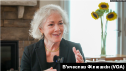 Адміністрація Барака Обами ніколи б не забезпечила такими видами поставок і обладнанням і в тій кількості, яку США надають зараз, вважає Марі Йованович, експосол США в Україні