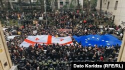 აქცია პარლამენტთან ე.წ. უცხოეთის აგენტების შესახებ კანონპროექტის წინააღმდეგ. 2023 წლის 6 მარტი
