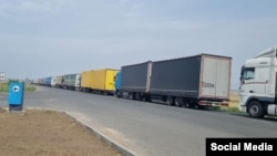 Окурман салган сүрөт. Орусиянын Казакстан менен чектешкен “Маштаково” чек ара бекетине жакын аймак. 