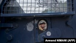 Oštećeno vozilo kosovske policije tokom napada 24.septembra 2023.