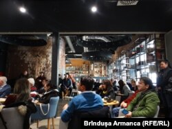 Jurnaliștii primiți la noul centru cultural de la Novi Sad la evenimentul de închidere ECoC