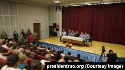 Это была первая после избрания президентом встреча Алана Гаглоева с ленингорцами