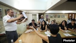 Подсчет бюллетеней на выборах в Совет старейшин Еревана, 17 сентября 2023 г.