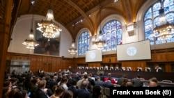 Imagine din interiorul Curții Internaționale de Justiție în timpul deciziei în cazul Ucraina vs Rusia, privind finanțarea terorismului de către Rusia în Crimeea ocupată