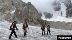 Семенов-Тянь-Шанский чокусундагы издөө иштери. ӨКМ тараткан сүрөт.