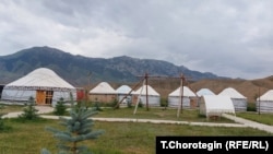 “Көчмөн сыяктуу” (As a Nomad) өргүү жайы.  08.7.2024.