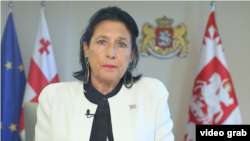 პრეზიდენტის განცხადება მის ოფიციალურ ფეისბუკგვერდზე ვრცელდება.