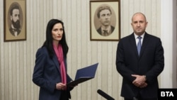 Номинираната за премиер Мария Габриел от ГЕРБ върна на президента Румен Радев изпълнен мандат за съставяне на правителство, 19 март 2024 г.