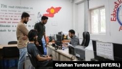 Бишкектеги студенттер.