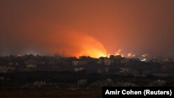 Luptele în Fâșia Gaza între trupele israeliene și Hamas continuă, în ciuda apelurilor internaționale pentru încheierea unui acord de pace. 