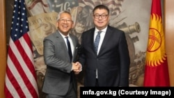 Айбек Молдогазиев и Дональд Лу. Вашингтон, США.