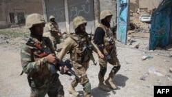 پوځي سرتېري د شمالي وزیرستان په میرامشا کې د ګزمې پر مهال - پخوانی انځور. 