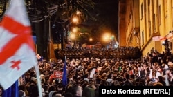 Բողոքի ակցիաներ խորհրդարանի շենքի մոտ, 15-ը ապրիլի, 2024թ․